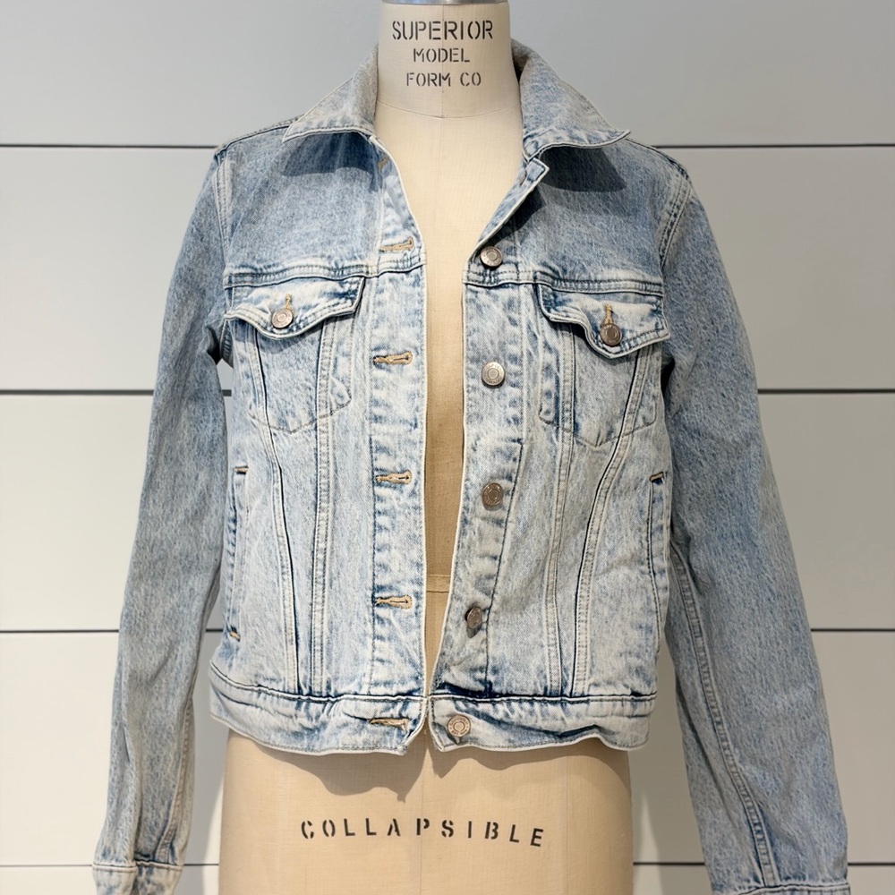 GAP JEANS Light Wash Denim Jacket - Women